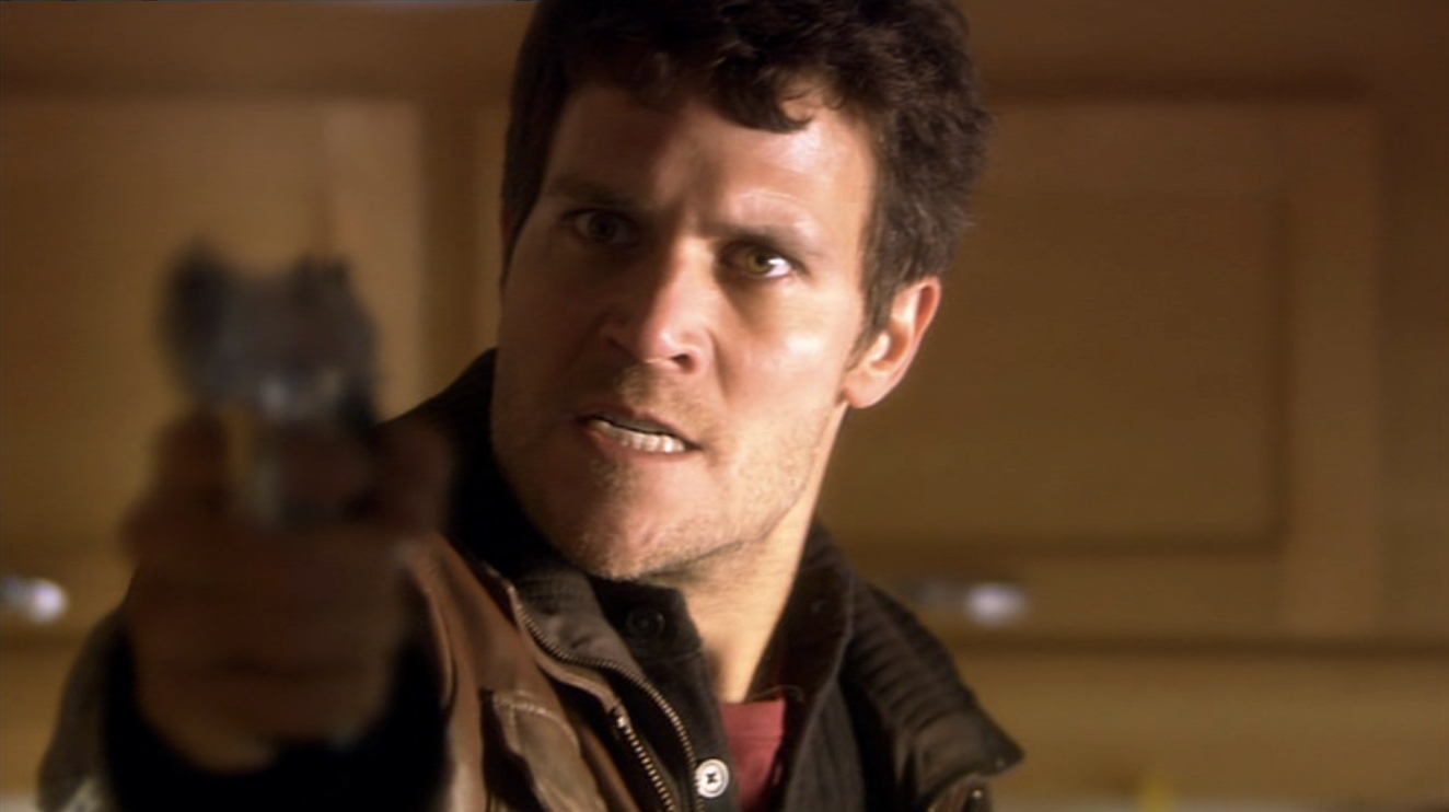 Matt Rippy in Bonekickers gun